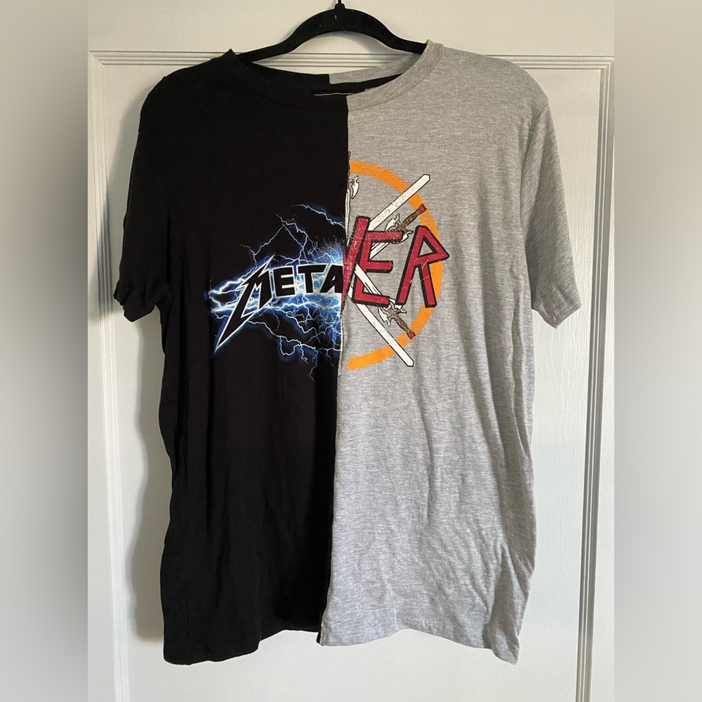 ⚡️ NWT Women’s Metallica/Slayer split graphic tee
